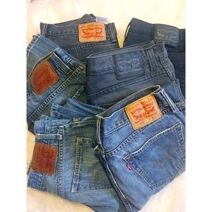 6 pairs of men's Levi's